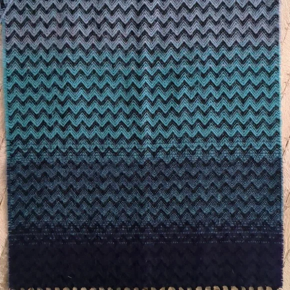 Women's 100% Cashmere Blue, Purple, Jade 62" x 12" Made In Scotland Scarf - Picture 5 of 5